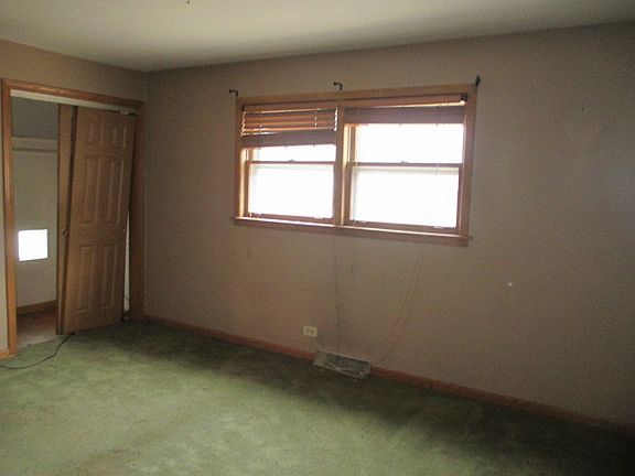 4th image of 9355 S Turner Ave