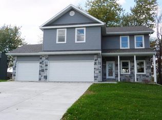 1516 Happy Valley, Crown Point, IN 46307