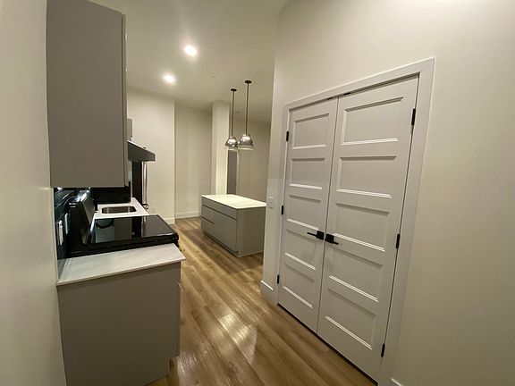 5th image of 1 Park Rd #207