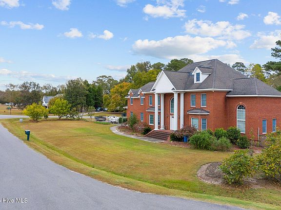 2nd image of 1181 Cedar Hill Drive