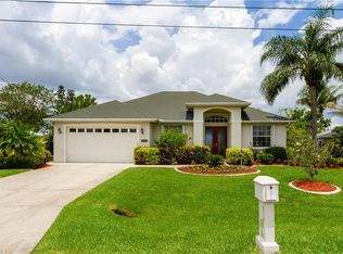 306 NE 20th Ct, Cape Coral, FL 33909