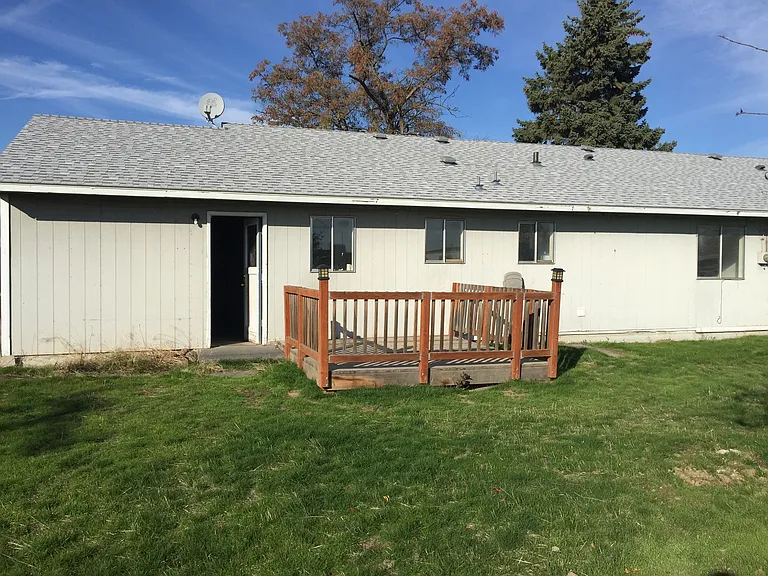 1232 Vandenberg Ave — Photo 10