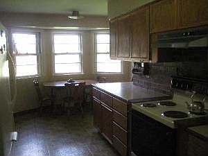 4th image of 920 Alma Dr