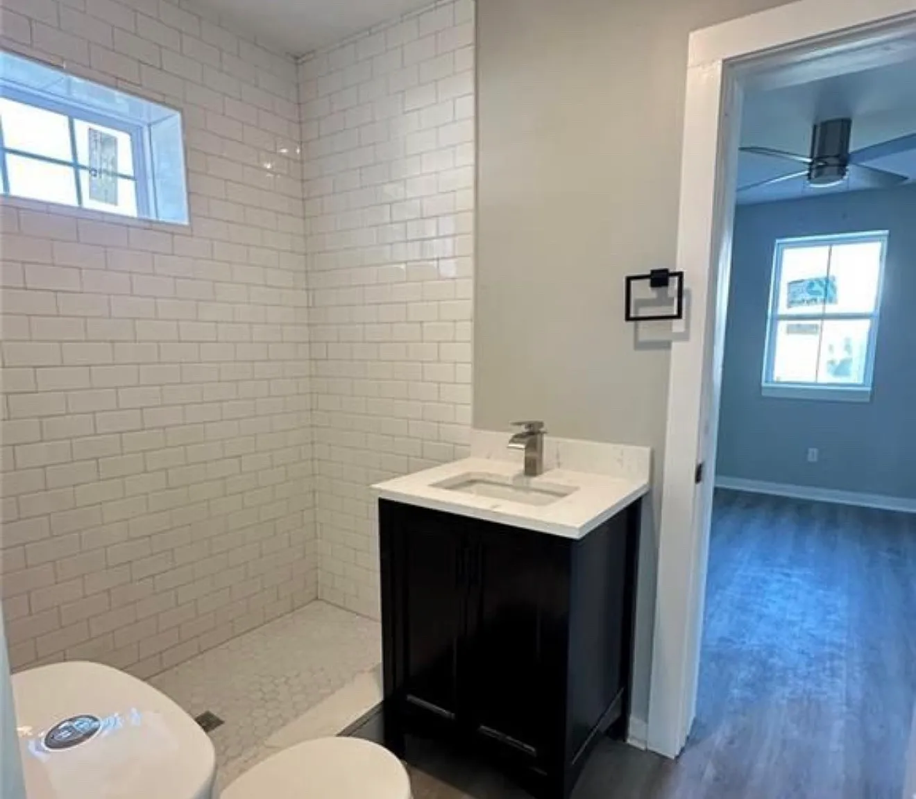2 bed, 1.5 bath, 806 sqft, $1,600 — Photo 3