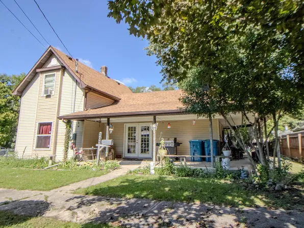 207 W Lake St, Knox, IN 46534