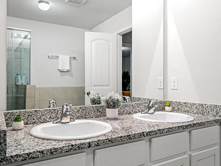 5541 Topwater Trl — Photo 59
