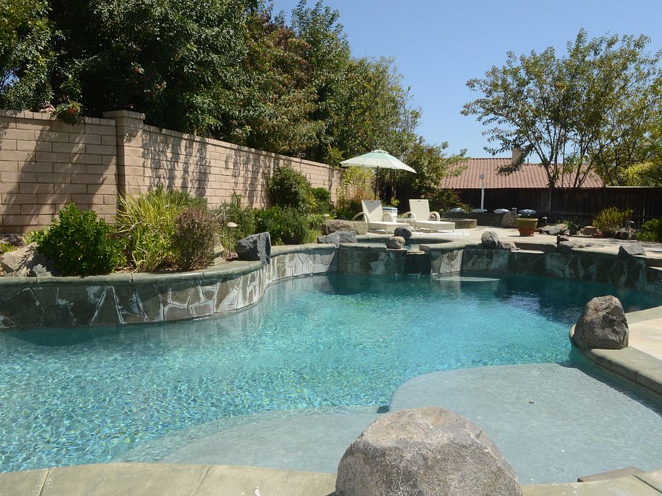 1st image of 34702 Chinaberry Dr