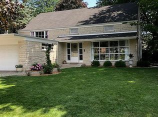 908 Pontiac Rd, Wilmette, IL 60091