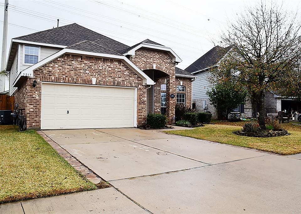 1st image of 2217 Sabine Dr