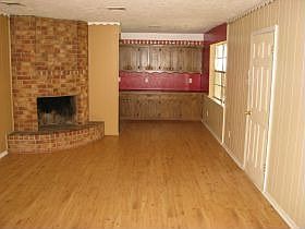 2nd image of 1002 Marshall St