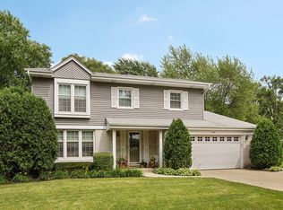 1343 Christina Ln, Northbrook, IL