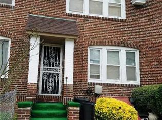 11239 205th St, Saint Albans, NY 11412