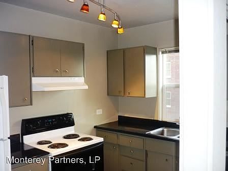 3rd image of 622 1st Ave W APT 202