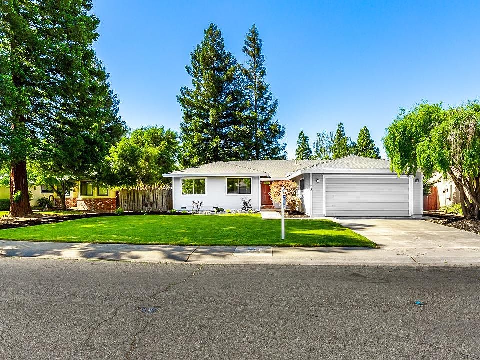1st image of 88 Hidden Lake Cir