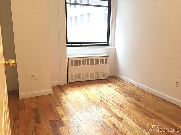 3rd image of 11 Maiden Ln APT 6A