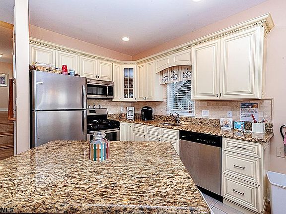 5th image of 1617 Asbury Ave Floor 1