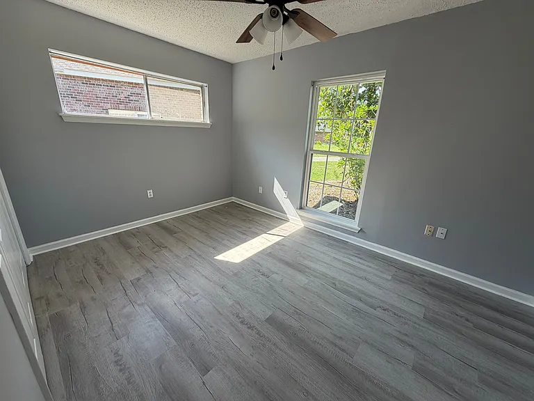 2006 Spanish Acres Dr — Photo 2