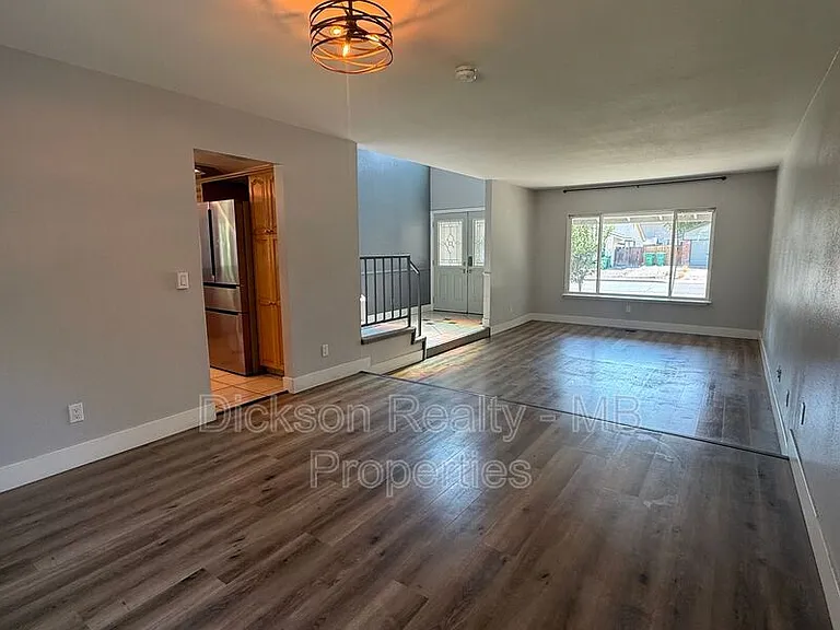 3970 Bolivar Ct #LEASE UP — Photo 4