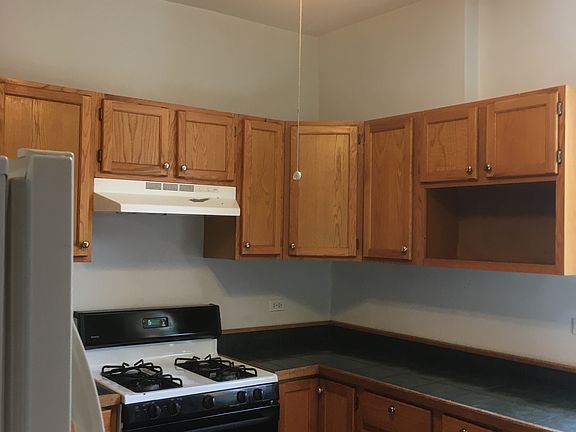 5th image of 1912 N Whipple St APT 1R