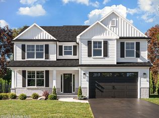 122 Valley Hall Dr, Perrysburg, OH 43551