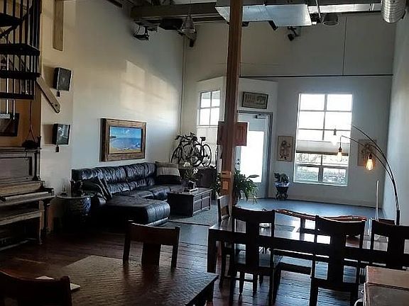 2nd image of 1777 Lafayette St Unit 121