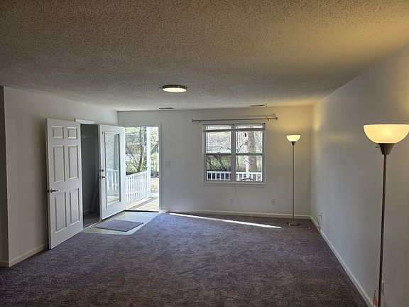 4th image of 30 Robinson Cove Rd APT A