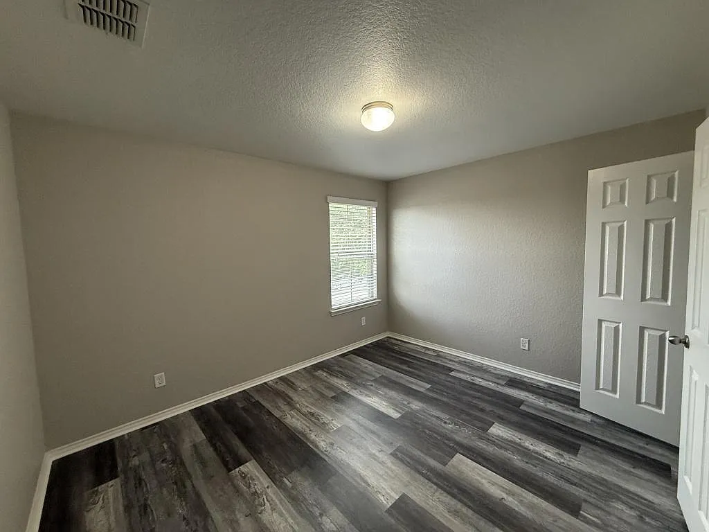 6010 Upland View — Photo 2