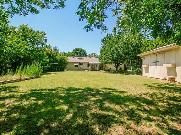 4th image of 3533 South Dr