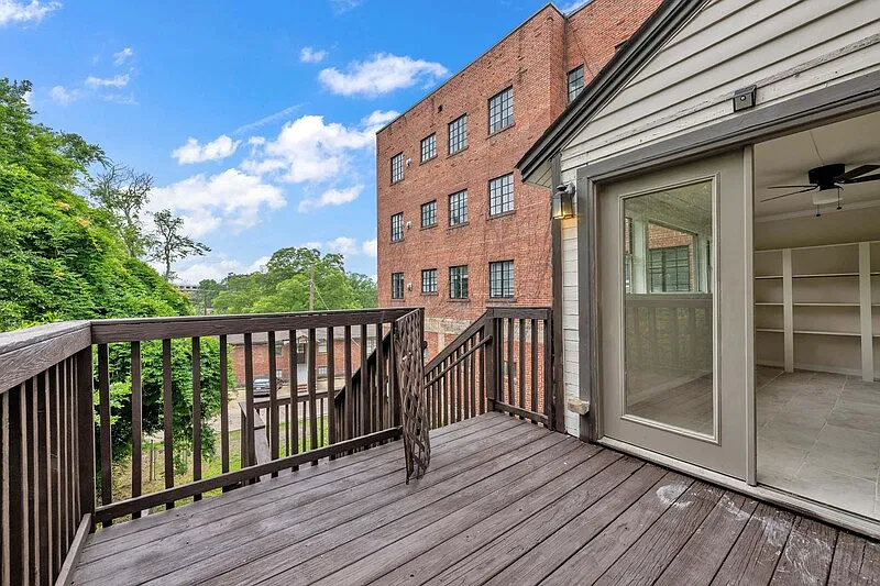4 bed, 3.0 bath, 3132 sqft, $2,999 — Photo 3