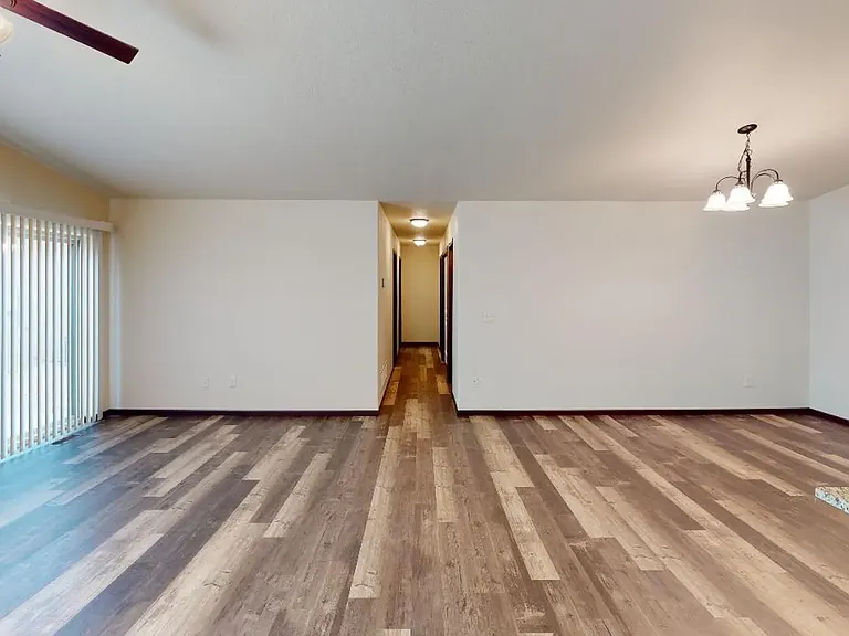 598 Westwind Rd — Photo 9