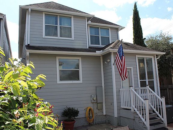 4th image of 826 Garden Rose Ln