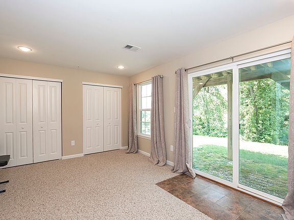 3rd image of 1801 Honeysuckle Ct