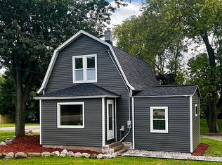 412 10 Mile Rd NW, Sparta, MI 49345