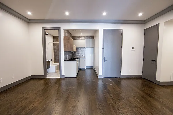 Rented by Brooklyn Group | media 11