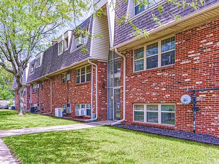 McKaig Court Apartments — Photo 12