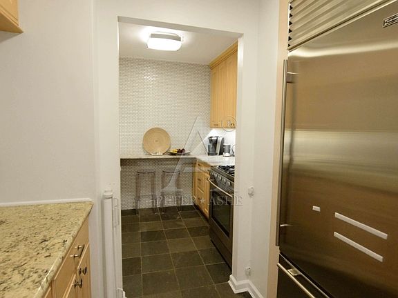 5th image of 422 E 72nd St APT 3A