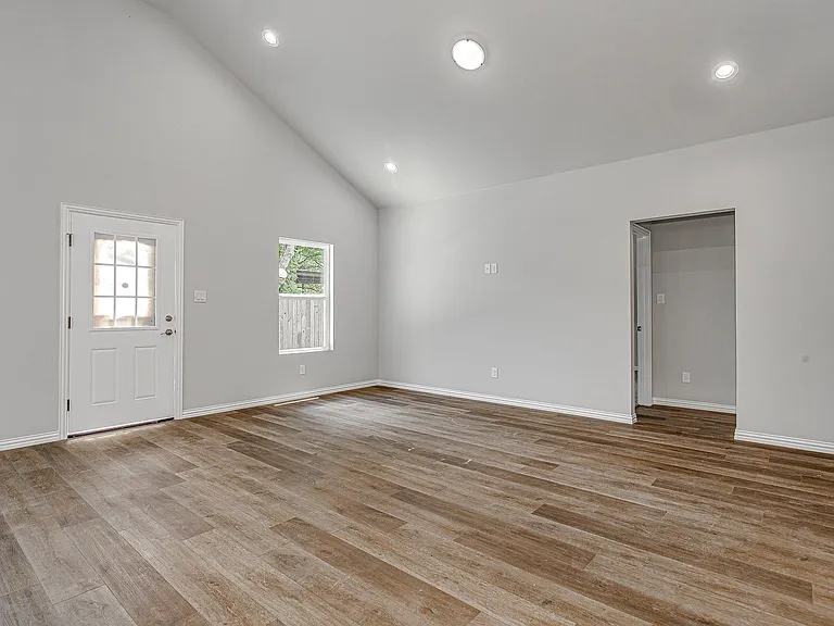 2511 Birdell St — Photo 7