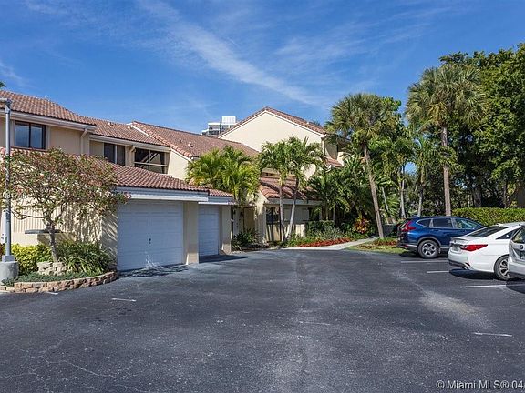 3rd image of 20462 NE 34th Ct #3