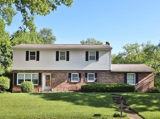 1022 Spring Grove Ln, Columbus, OH 43235