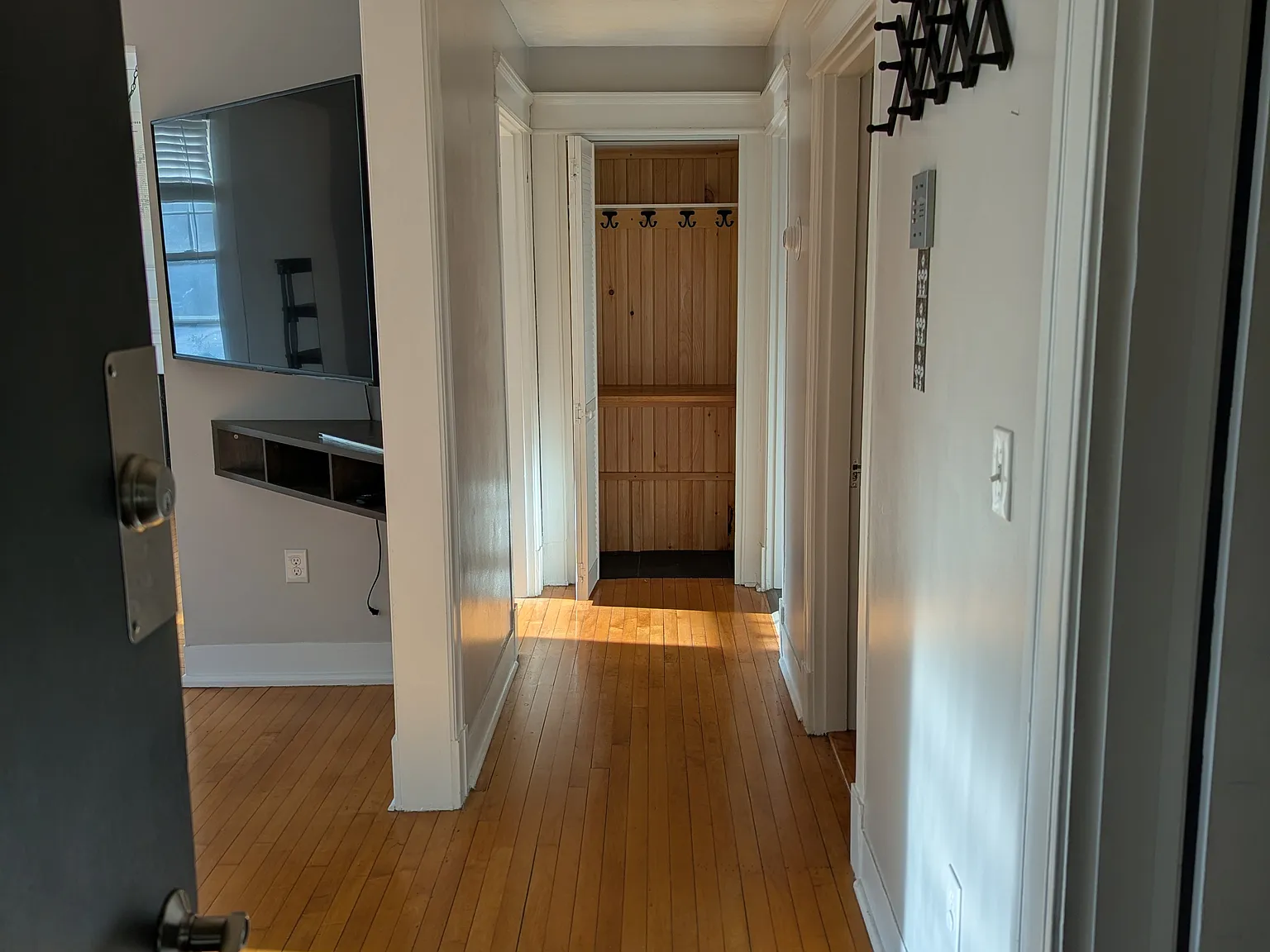 2 bed, 1017 sqft, $2,100 — Photo 4