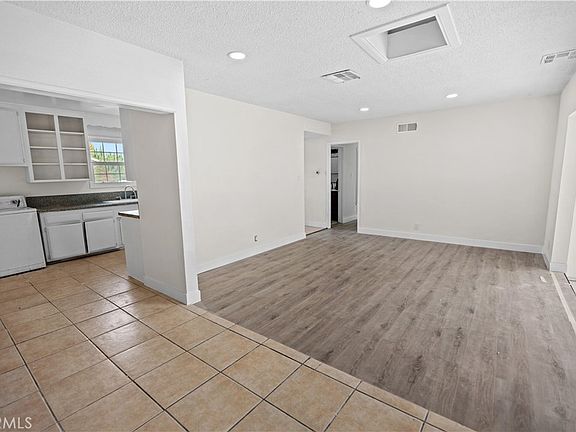 3rd image of 1022 Rodman Ave