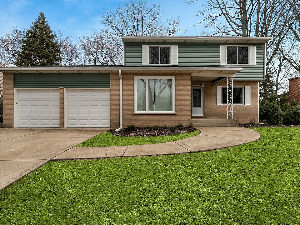 1st image of 235 N Clark Dr