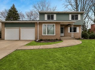 235 N Clark Dr, Palatine, IL 60074