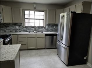 16 Hickory Ln, Maumelle, AR 72113