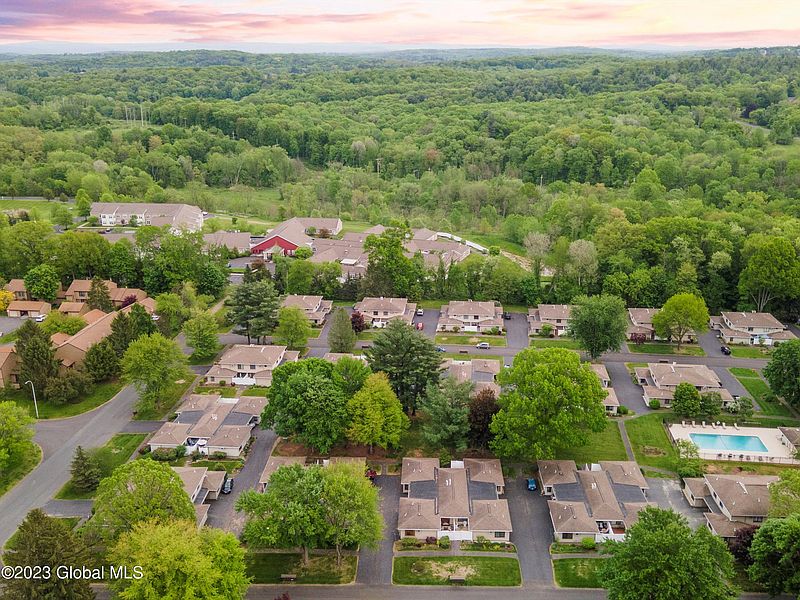4th image of 34 Donna Lynn Drive