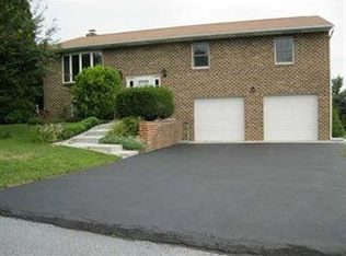 7348 Teal Dr, Harrisburg, PA 17111