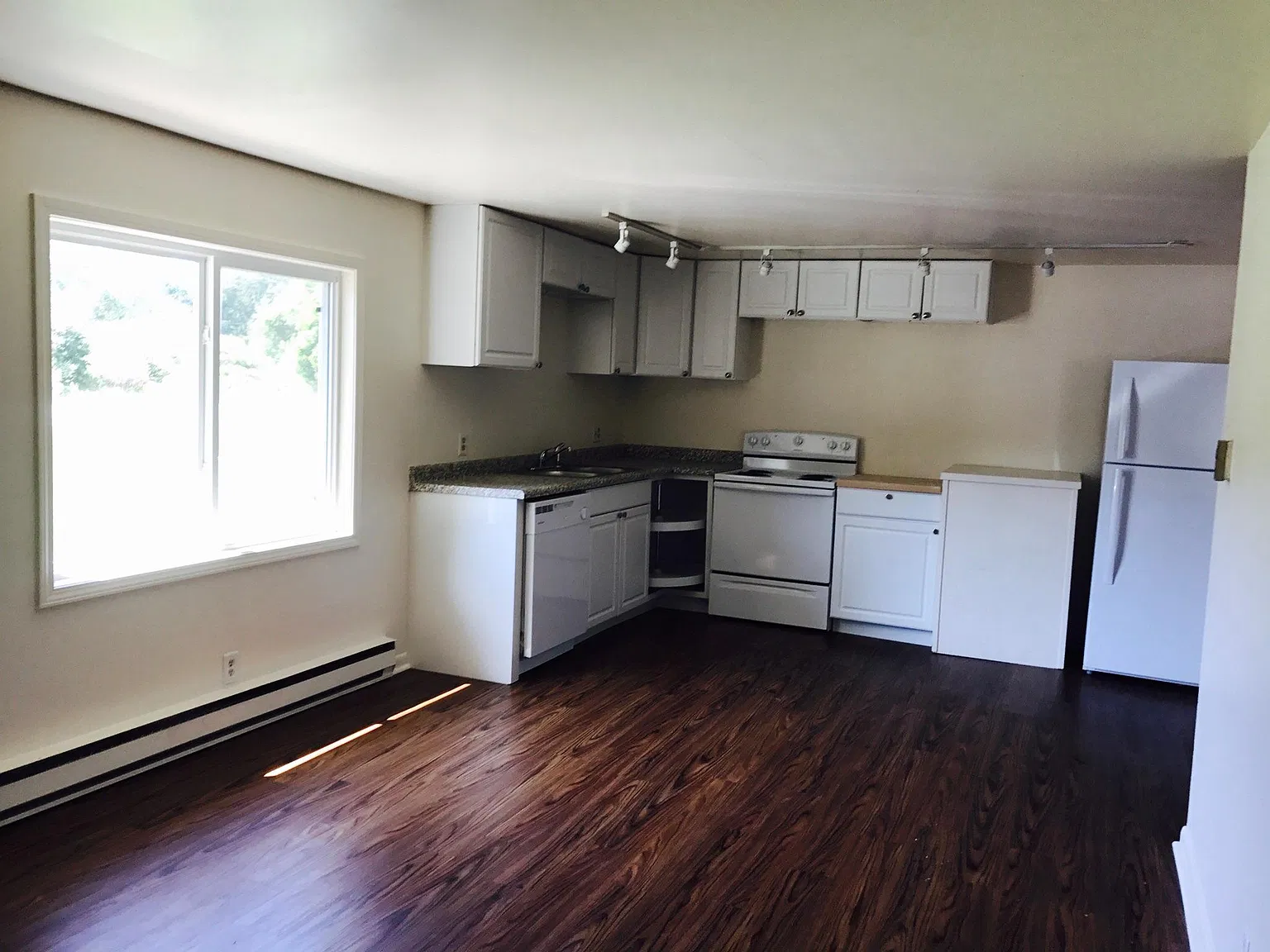 Summerton Place - 3477. 2 — Photo 3