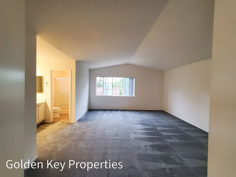 2982 Lexington Cir — Photo 10