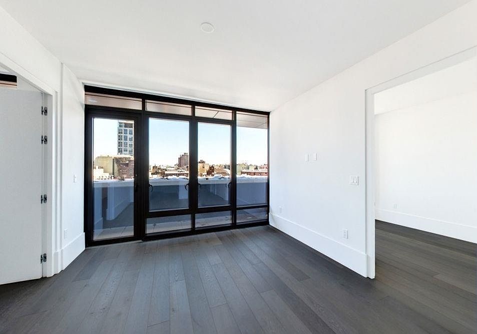 1st image of 429 Kent Ave #909