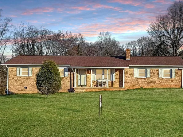 1480 21st St NE, Hickory, NC 28601